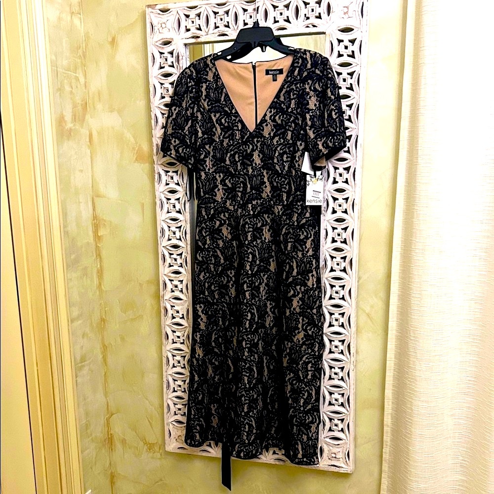 NWT Kensie Black Lace Short Sleeve Women"s Dress size 12